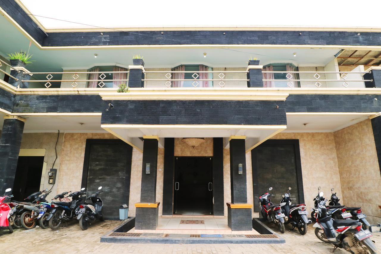 טנגרנג Hotel Ellysta מראה חיצוני תמונה